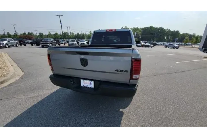 $32000 : Ram 1500 Classic 2024 4x4 SL image 9