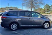 2011 Sienna XLE 7-Passenger thumbnail