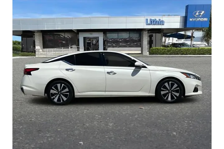 $10999 : Nissan Altima 2019 2.5 SL 4d image 9