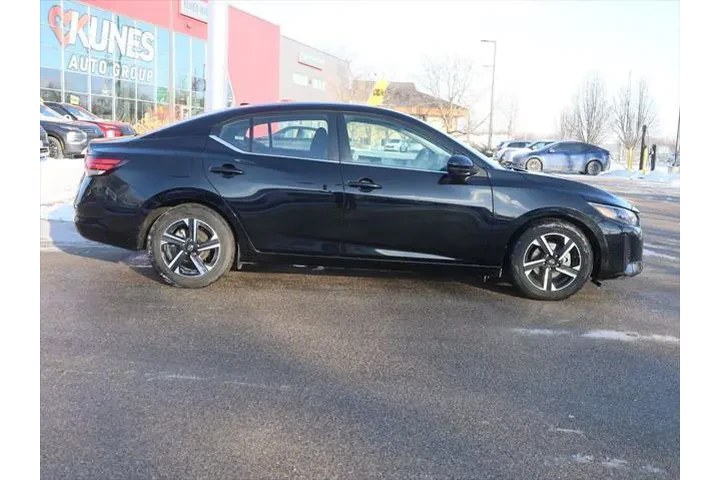 $16977 : Nissan Sentra 2024 SV 4dr Se image 10