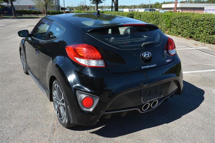 2016 VELOSTER Turbo image 9