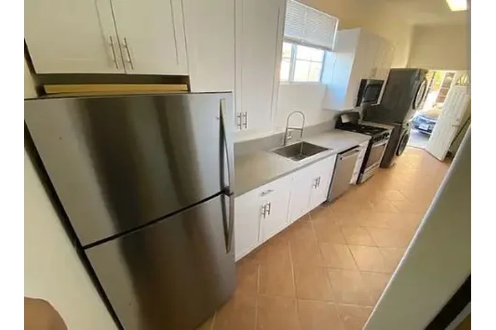 $1060 : Location, location, location. image 1