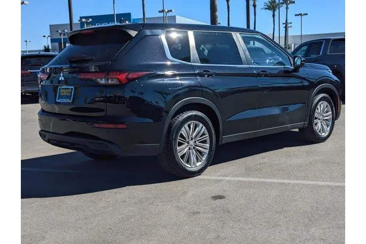 $20999 : Mitsubishi Outlander 2023 ES image 2