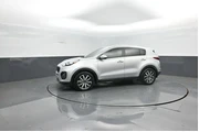 $17586 : Kia Sportage 2019 EX 4dr SUV thumbnail