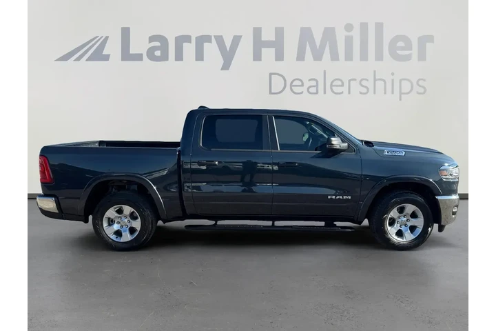 $39908 : Ram 1500 2025 4x4 Big Horn 4 image 6
