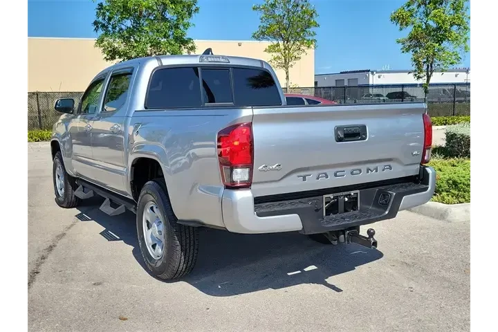 $30990 : Toyota Tacoma 2022 4x4 SR V6 image 4