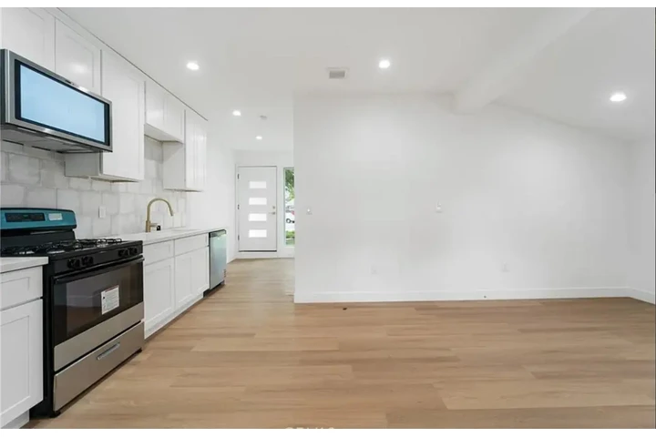 $2550 : Superb Single family home image 5