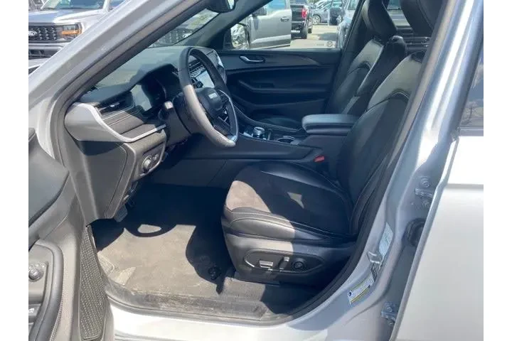 $28998 : Jeep Grand Cherokee L 2024 4 image 10