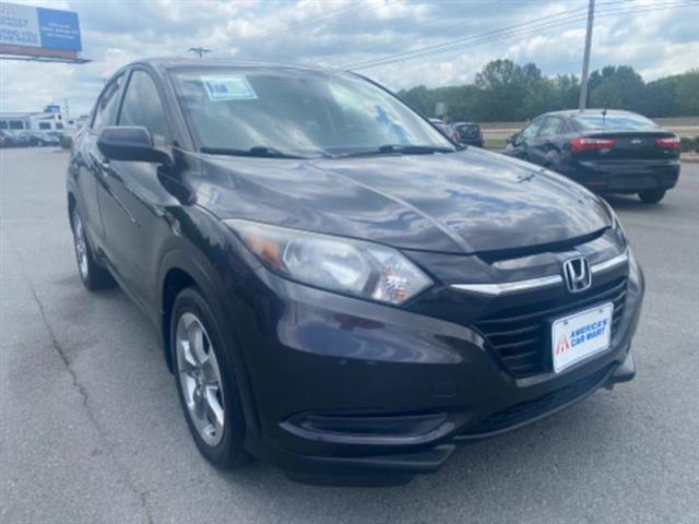 2017 HR-V image 3