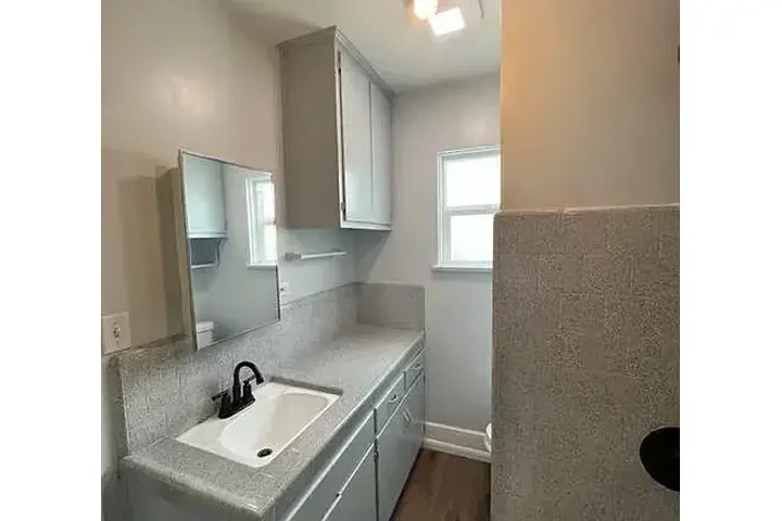 $1500 : Broadway, Huntington Park,CA🏡 image 4