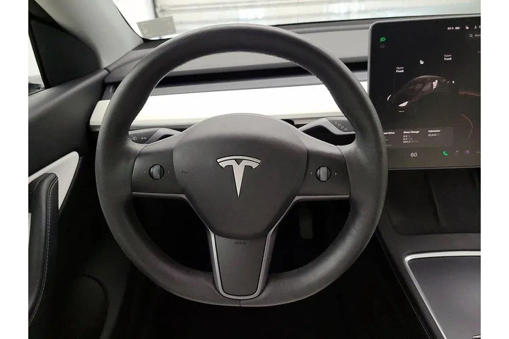 $29998 : Tesla Model Y 2022 AWD Long image 10