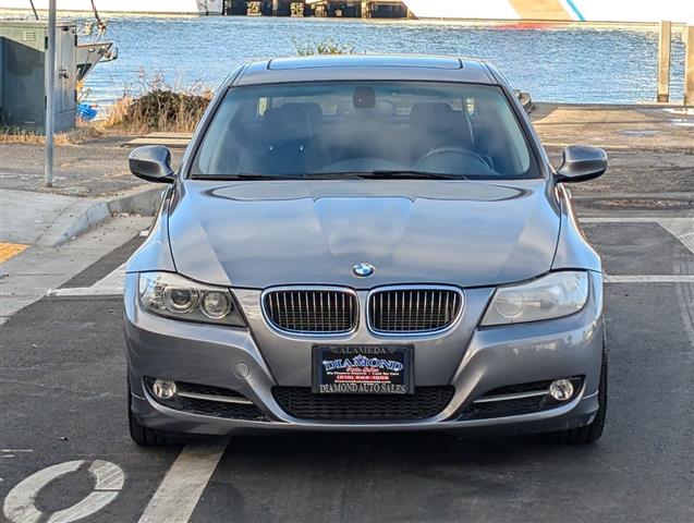 $10988 : 2011 3 Series 335i image 3