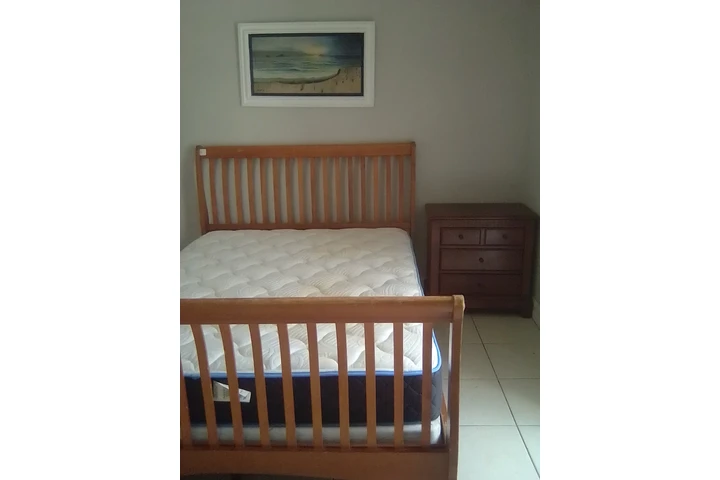 $690 : Rento cuarto independiente image 1