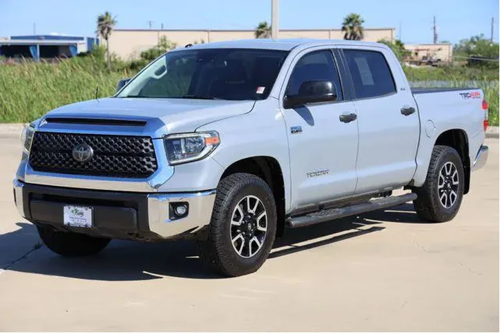 $30172 : Toyota Tundra 2018 4x4 SR5 4 image 3