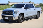 $30172 : Toyota Tundra 2018 4x4 SR5 4 thumbnail
