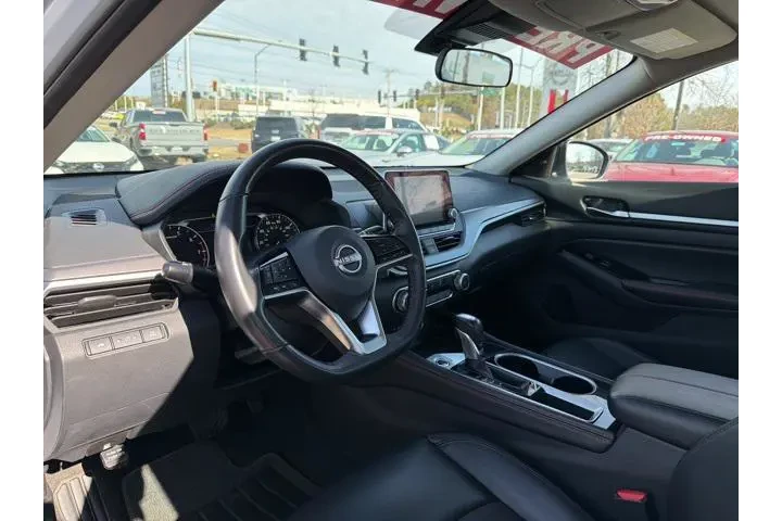 $21488 : Nissan Altima 2024 2.5 SR 4d image 9