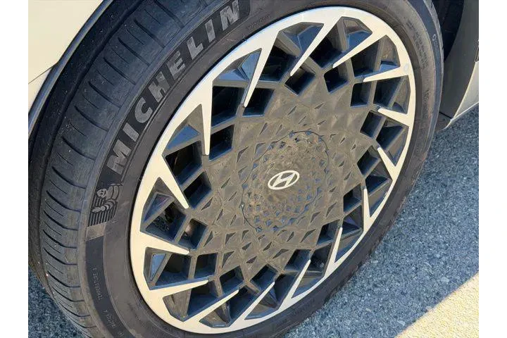 $28792 : Hyundai IONIQ 5 2023 AWD Lim image 8