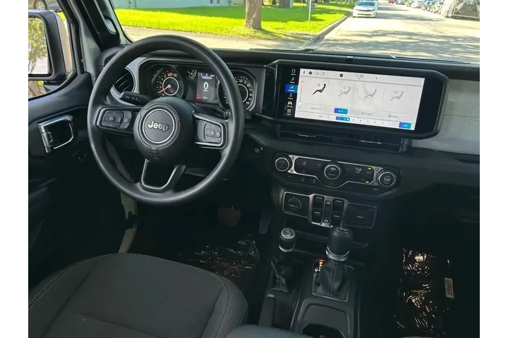 $38989 : Jeep Wrangler 2025 4x4 Sport image 9