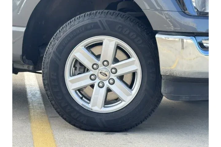 $32744 : Ford F-150 2023 4x2 XL 4dr S image 3