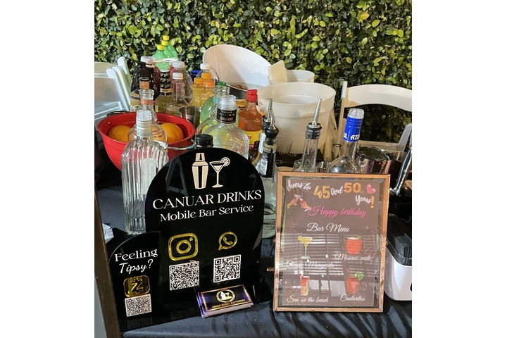 Bartenders y Meseros image 9