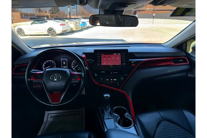 2021 Camry SE image 9