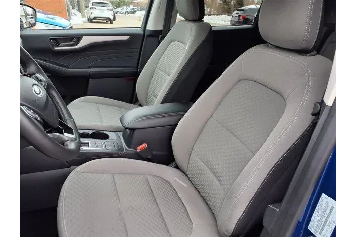 $20992 : Ford Escape 2022 AWD SE 4dr image 4