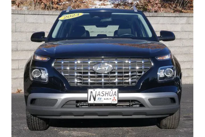 $17495 : Hyundai VENUE 2023 SEL 4dr C image 2