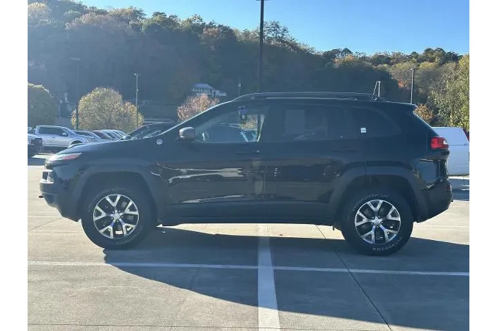 $19999 : Jeep Cherokee 2018 4x4 Trail image 4