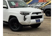 $33661 : Toyota 4Runner 2023 4x2 SR5 thumbnail