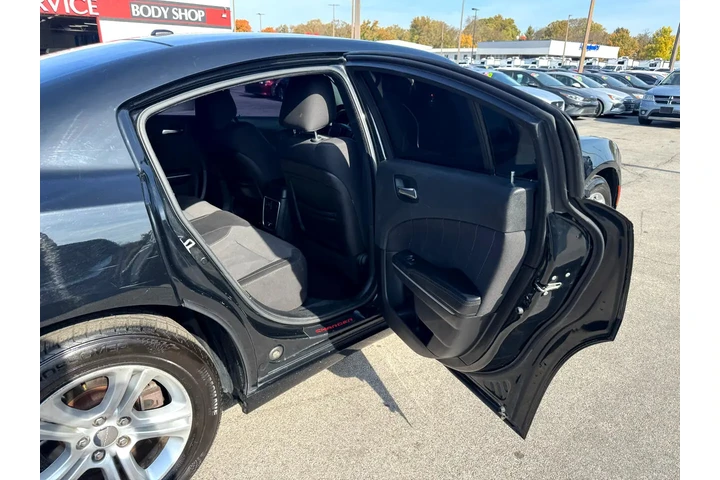 $14980 : 2019 Charger SXT RWD image 9