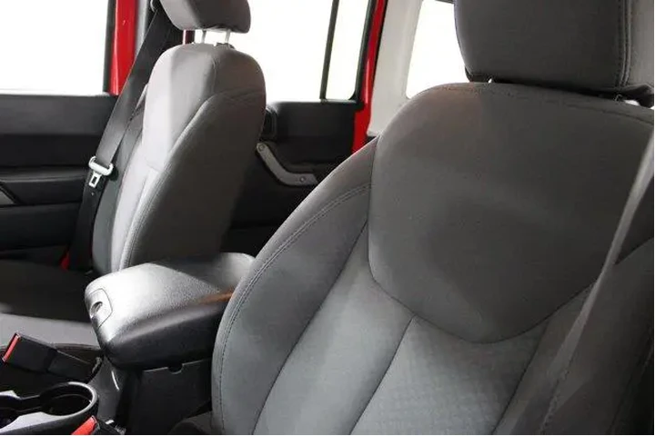 $20951 : Jeep Wrangler Unlimited 2017 image 5