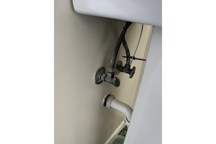 Plumbing service image 1