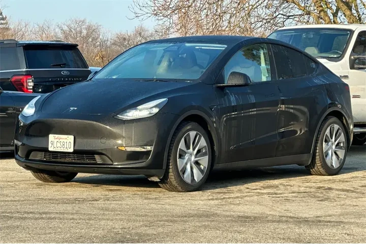 $29841 : Tesla Model Y 2024 AWD Long image 9