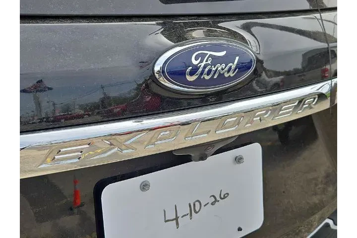 $14687 : Ford Explorer 2018 AWD XLT 4 image 9