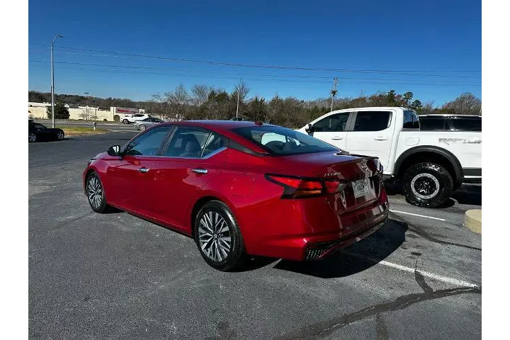 $19783 : Nissan Altima 2024 2.5 SV 4d image 6