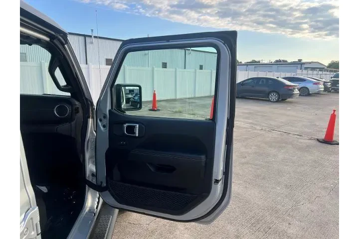 $26995 : Jeep Wrangler 2023 4x4 Sahar image 10