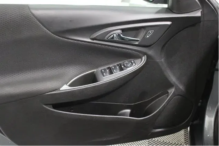 $19988 : Chevrolet Malibu 2023 LT 4dr image 3