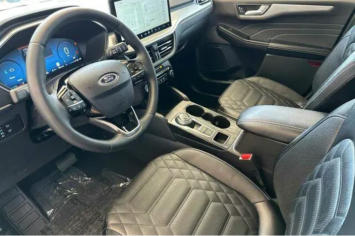 $29975 : Ford Escape Plug-In Hybrid 2 image 9