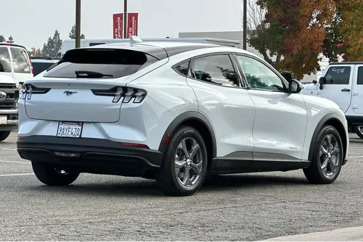 $24574 : Ford Mustang Mach-E 2022 Sel image 2