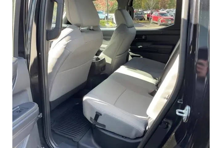 $39650 : Toyota Tacoma 2024 4x4 SR5 4 image 10