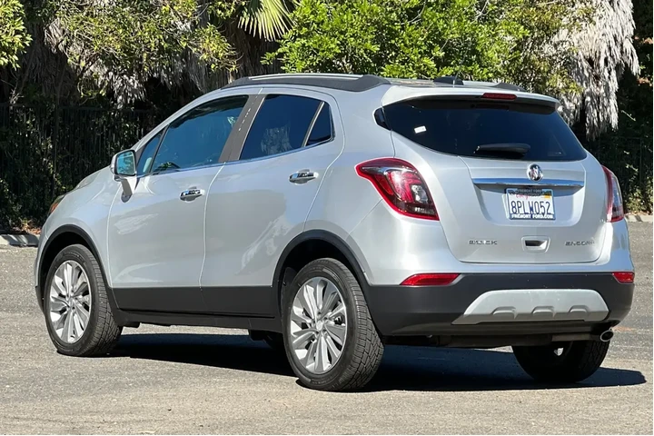 Buick Encore 2018 Preferred image 5