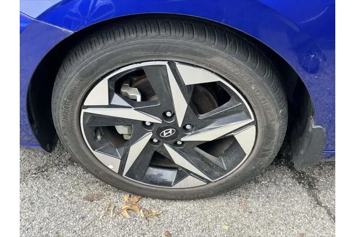 $19495 : Hyundai ELANTRA 2023 SEL 4dr image 7