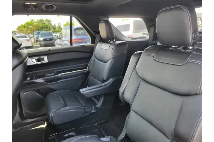 $30291 : Ford Explorer 2020 AWD ST 4d image 7