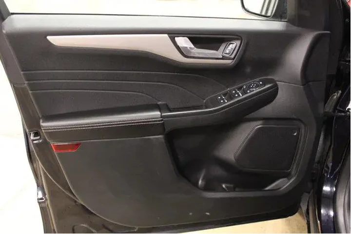 $20995 : Ford Escape 2021 AWD SE 4dr image 8