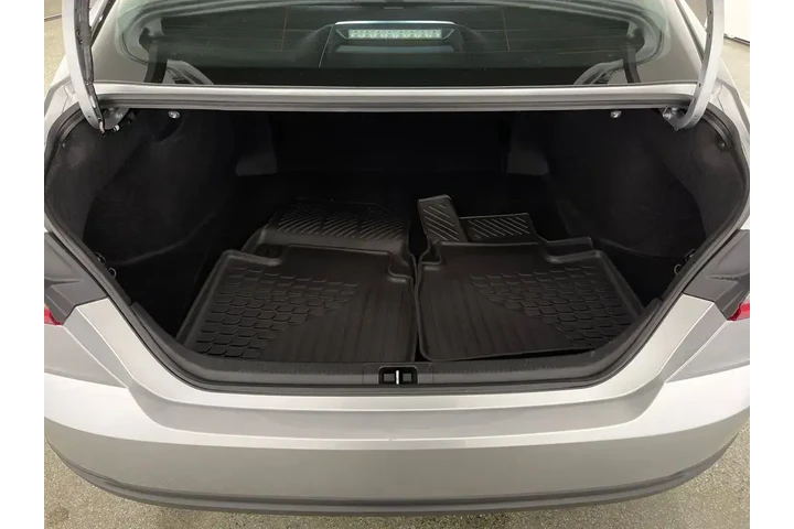 $28995 : Toyota Camry 2025 SE 4dr Sed image 9