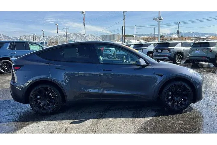 $38984 : Tesla Model Y 2023 AWD Long image 4