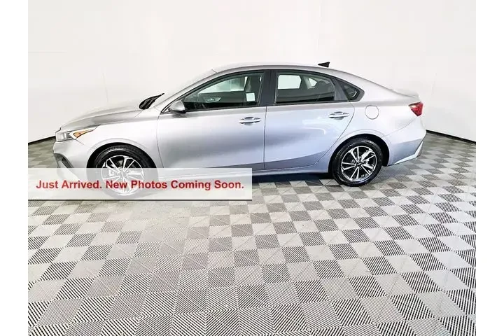 $18999 : Kia Forte 2023 LXS 4dr Sedan image 4