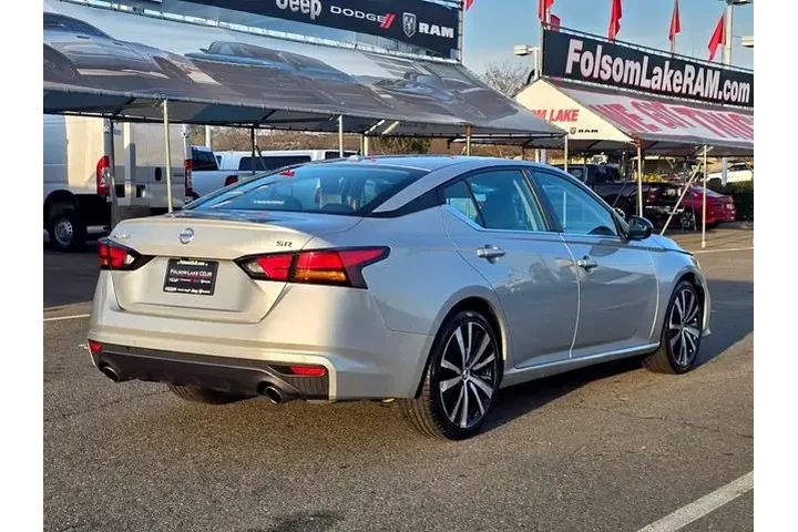 $18900 : Nissan Altima 2022 2.5 SR 4d image 4