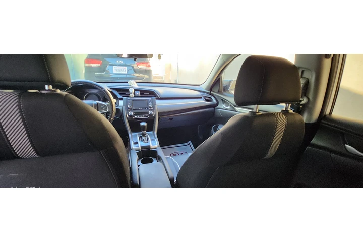 $11500 : Honda civic  2018 image 4
