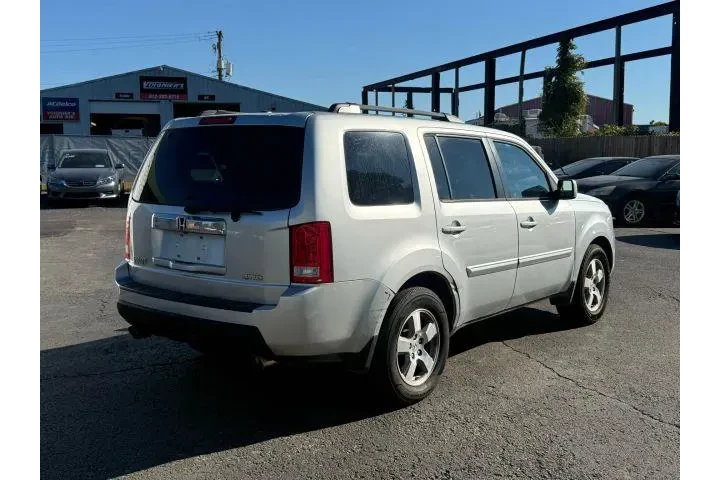 $8500 : Honda Pilot 2011 4x4 EX-L 4d image 3